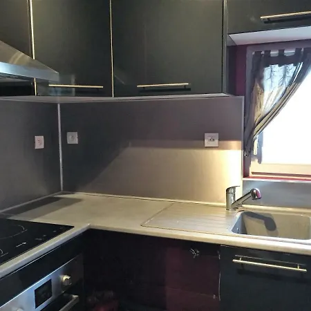 De L'avenue Apartment